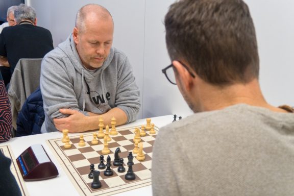 Schmidt Max gegen Berger Horst im Zweikampf